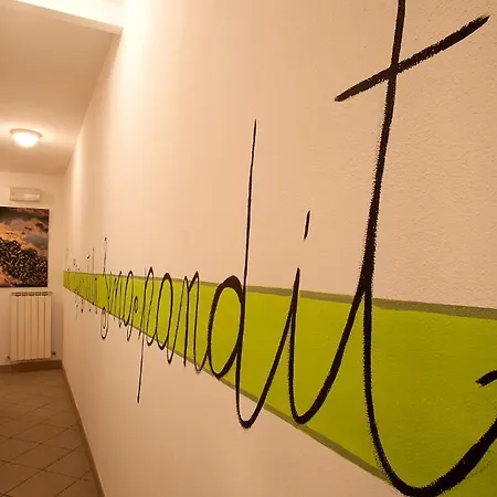 לינה וארוחת בוקר Le Lupe סיינה