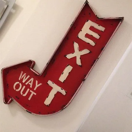 Le Lupe לינה וארוחת בוקר 3*