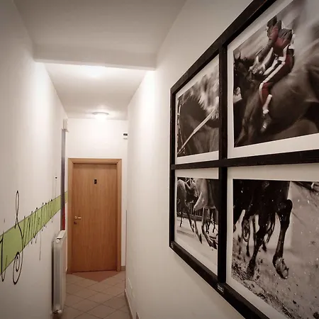 לינה וארוחת בוקר Le Lupe 3*